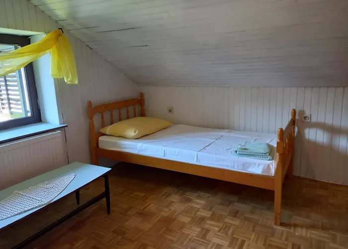 Ales בית כפרי